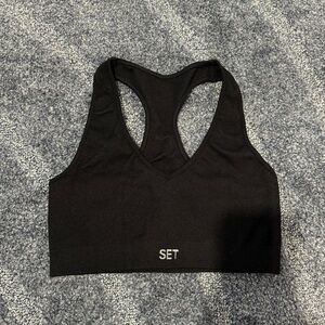 Black set active sports bra.